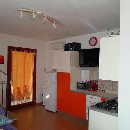 Villa Su Due Livelli Super Accessoriata Сант'Анна-Аррезі Екстер'єр фото