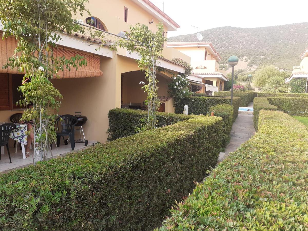 Villa Su Due Livelli Super Accessoriata Сант'Анна-Аррезі Екстер'єр фото