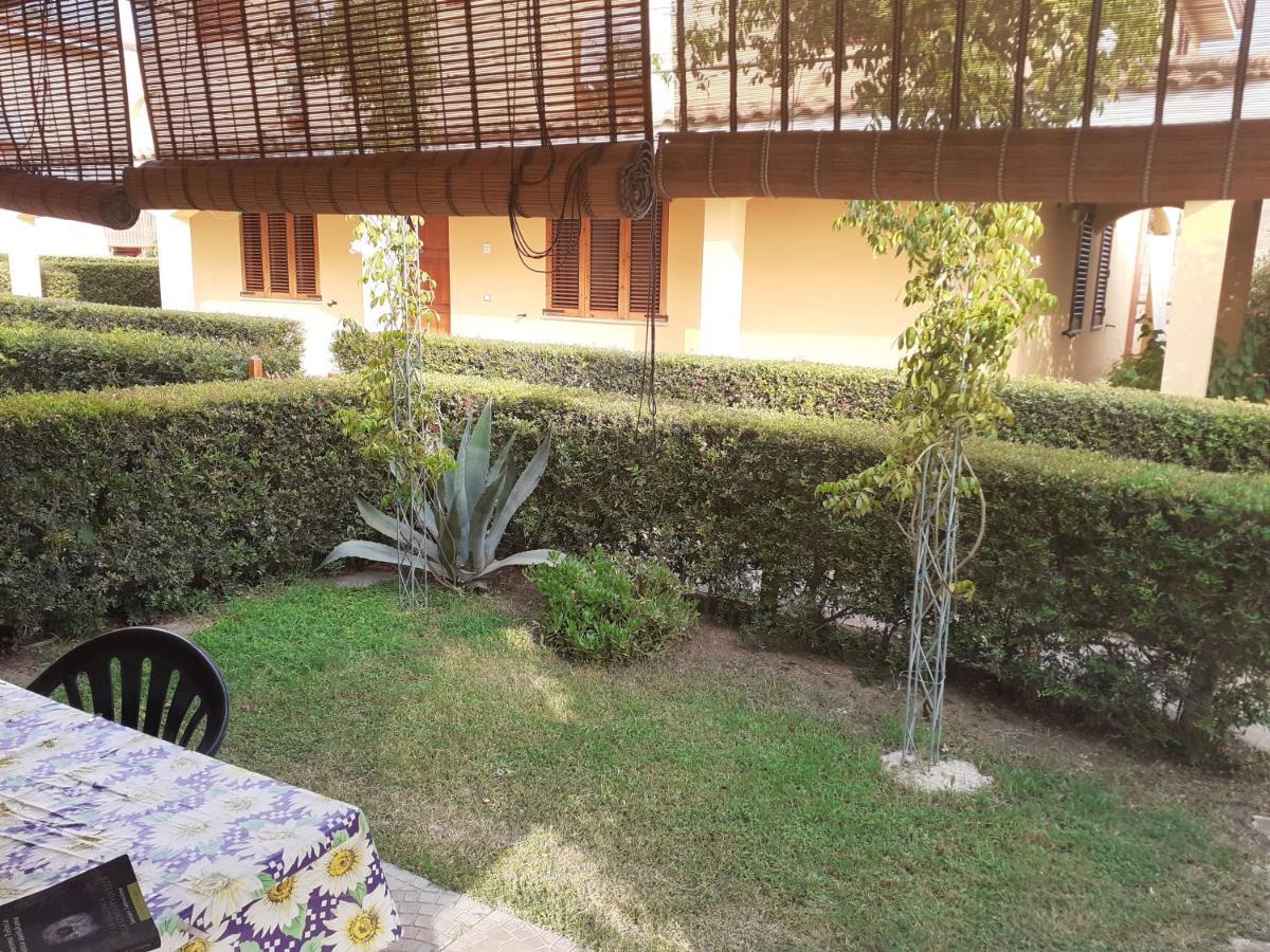 Villa Su Due Livelli Super Accessoriata Сант'Анна-Аррезі Екстер'єр фото