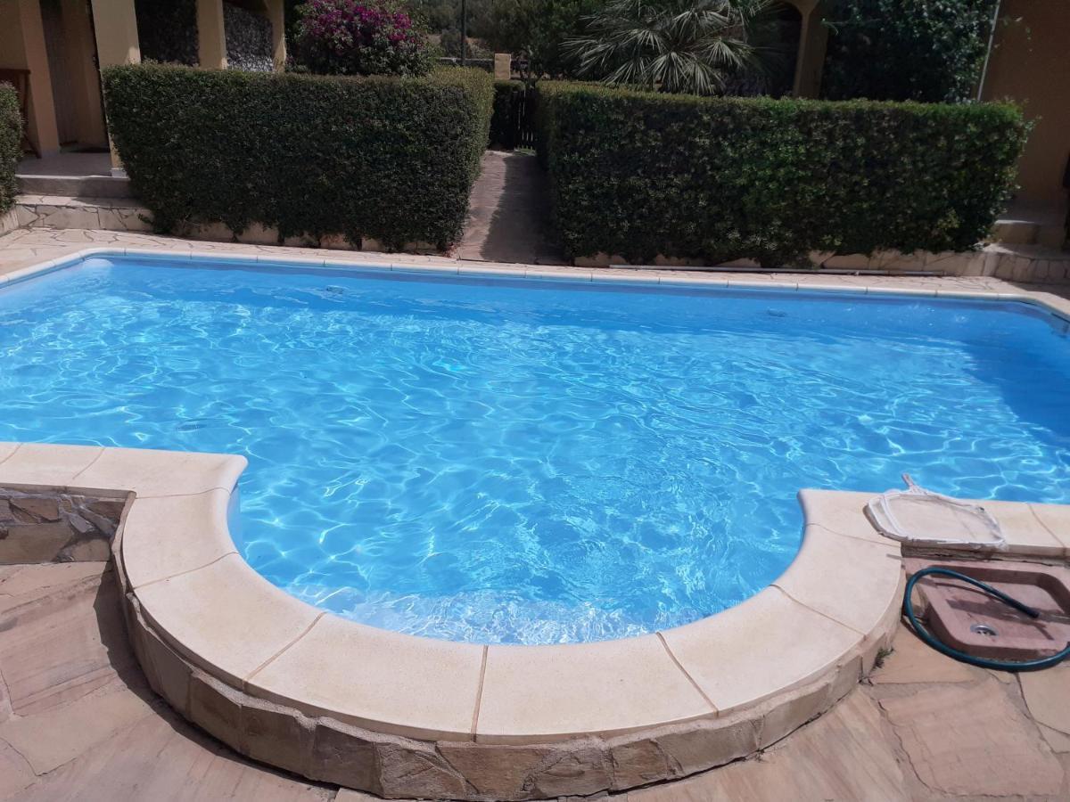 Villa Su Due Livelli Super Accessoriata Сант'Анна-Аррезі Екстер'єр фото