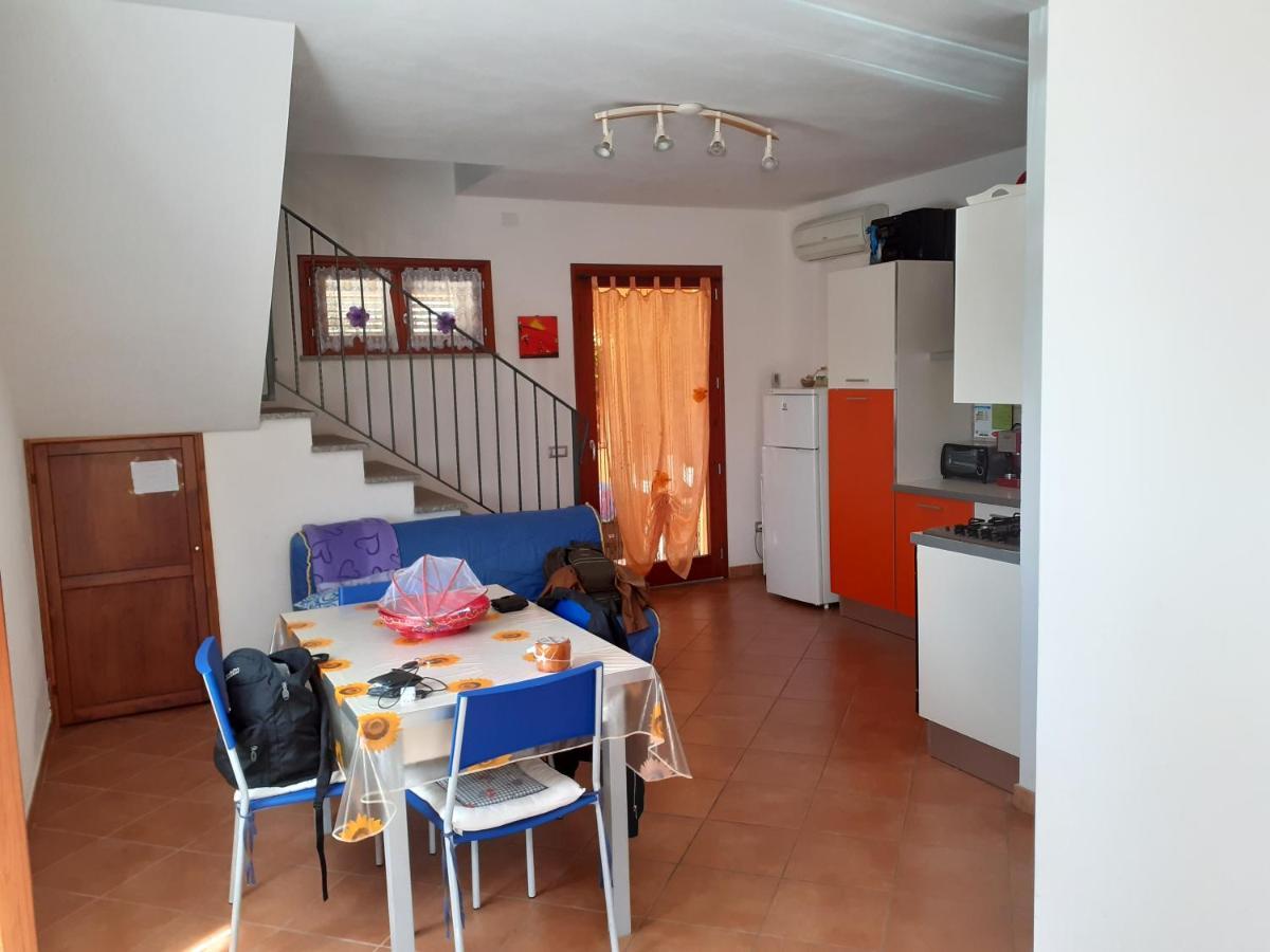 Villa Su Due Livelli Super Accessoriata Сант'Анна-Аррезі Екстер'єр фото