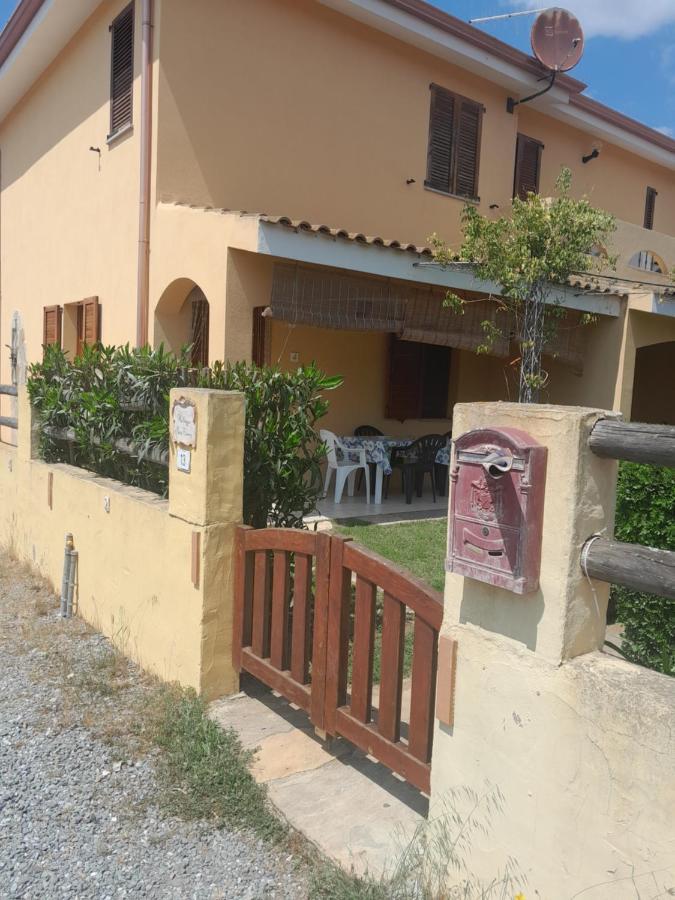 Villa Su Due Livelli Super Accessoriata Сант'Анна-Аррезі Екстер'єр фото