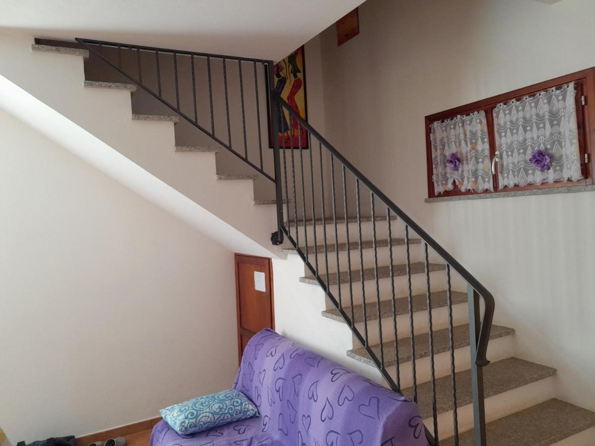 Villa Su Due Livelli Super Accessoriata Сант'Анна-Аррезі Екстер'єр фото